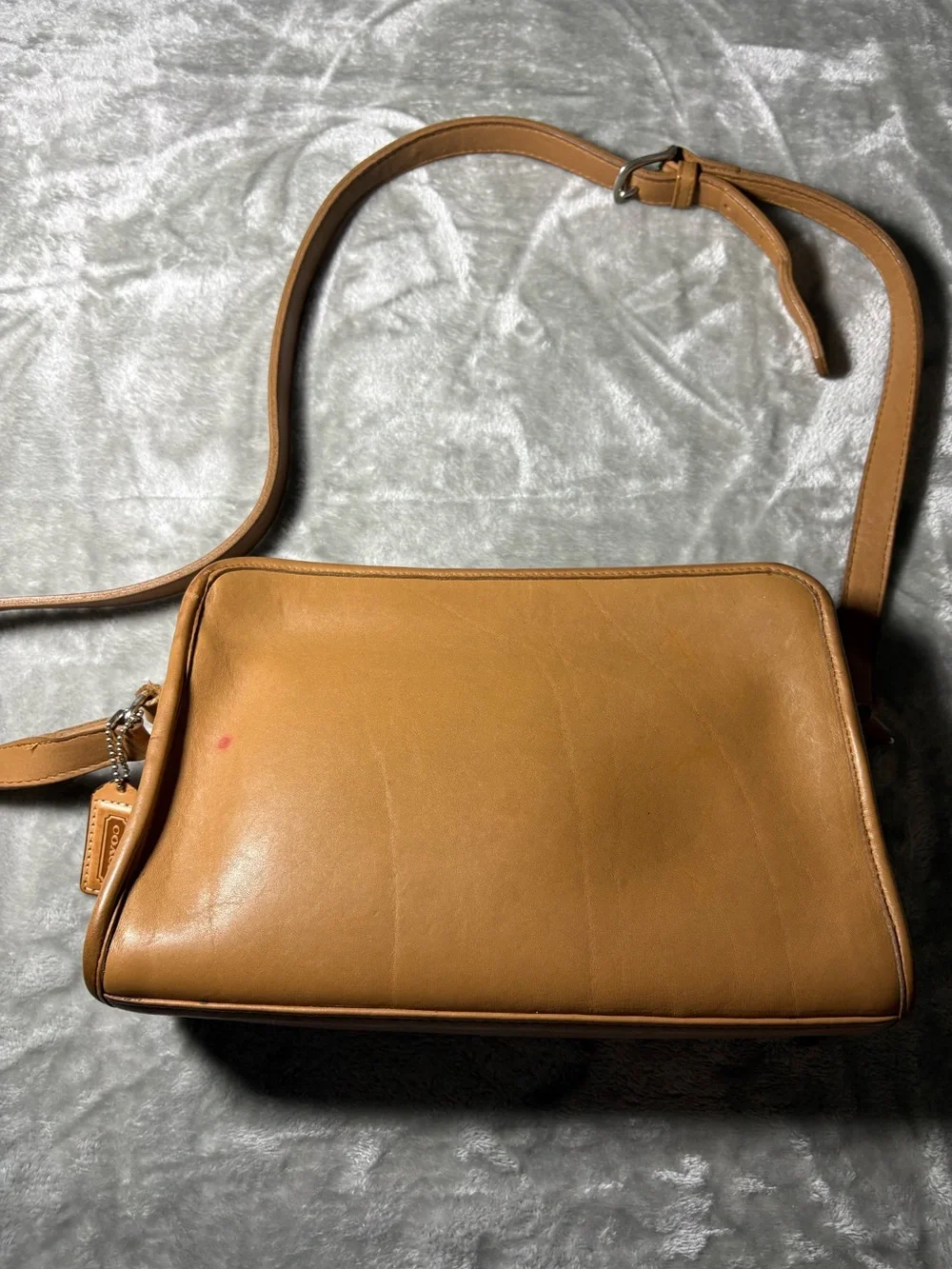 Vintage 1997 Coach Sutton Zip Bag 9814 Tan Leather